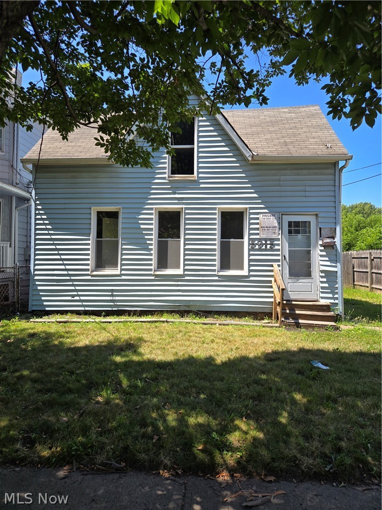 5915 Cable Avenue Cleveland OH 44127