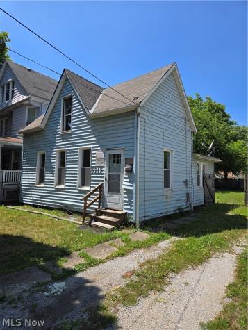 5915 Cable Avenue Cleveland OH 44127