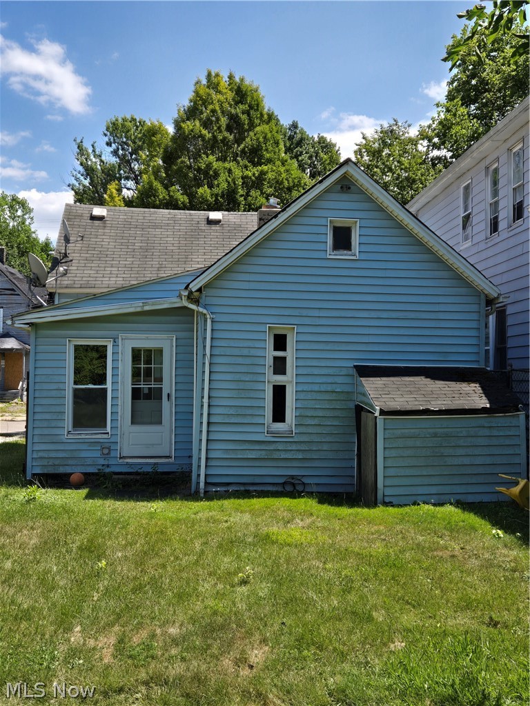 5915 Cable Avenue Cleveland OH 44127