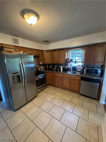 20704 Gardenview Drive Maple Heights OH 44137