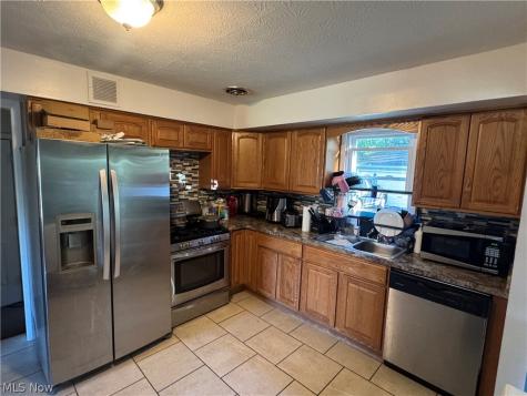 20704 Gardenview Drive Maple Heights OH 44137