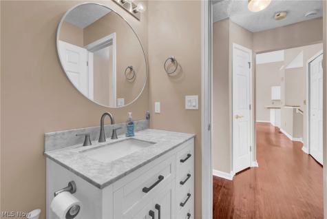 9561 Cyprus Lane Olmsted Falls OH 44138