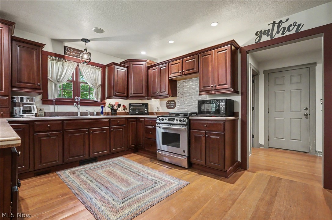 4622 Beechwood Avenue NE Paris OH 44669