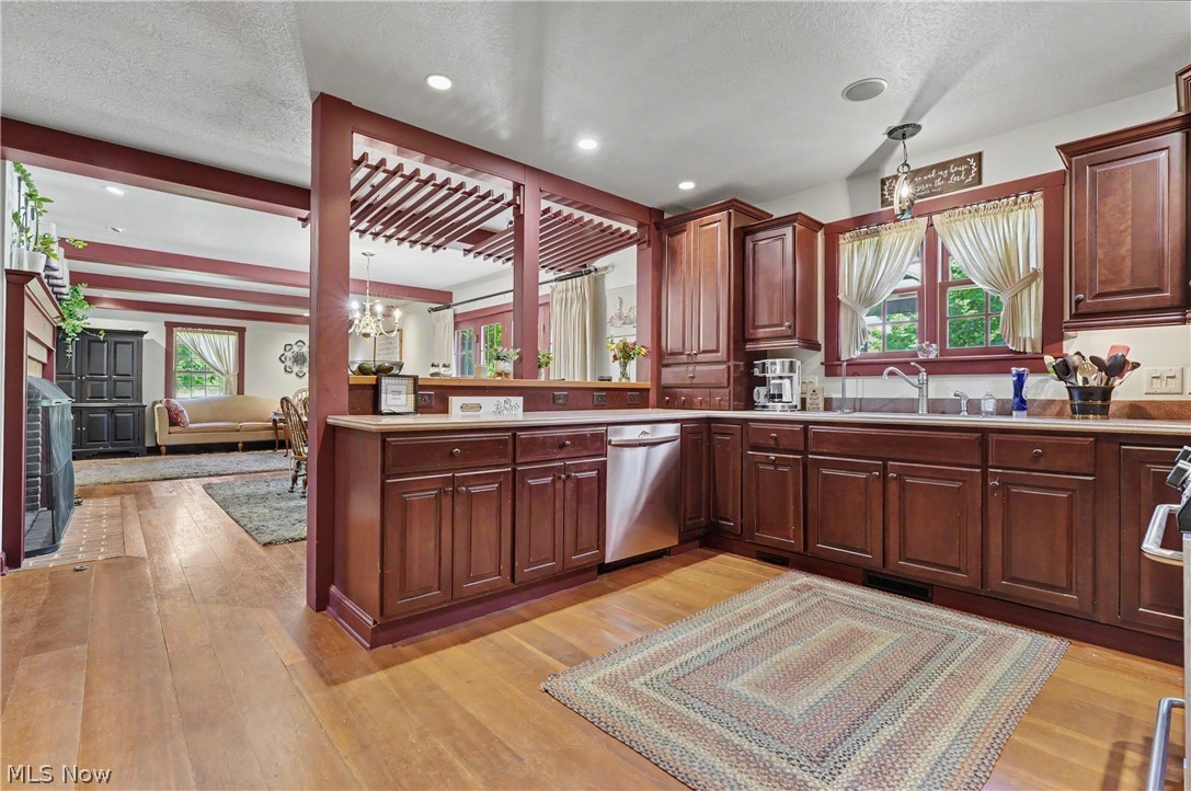 4622 Beechwood Avenue NE Paris OH 44669