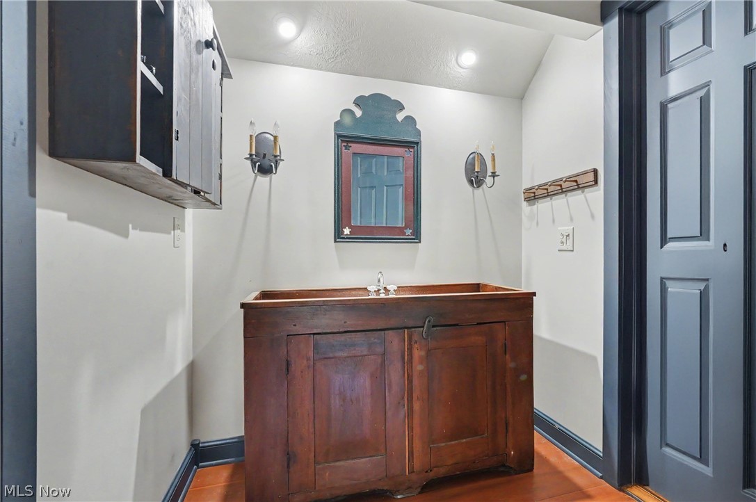 4622 Beechwood Avenue NE Paris OH 44669