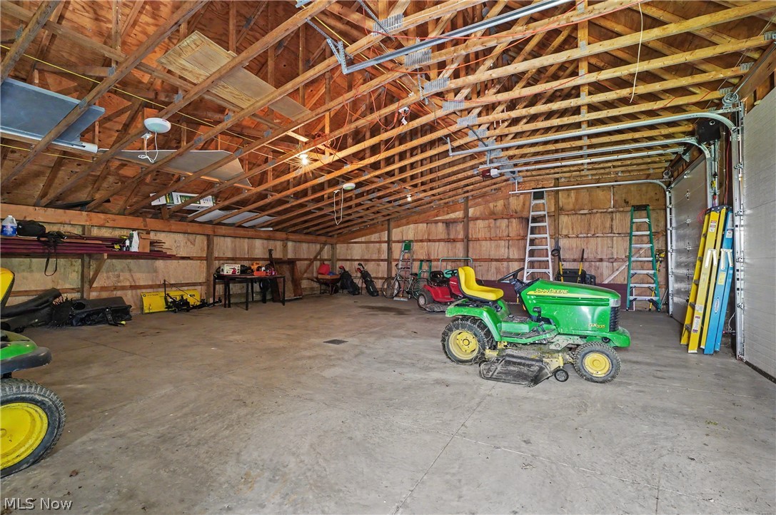 4622 Beechwood Avenue NE Paris OH 44669