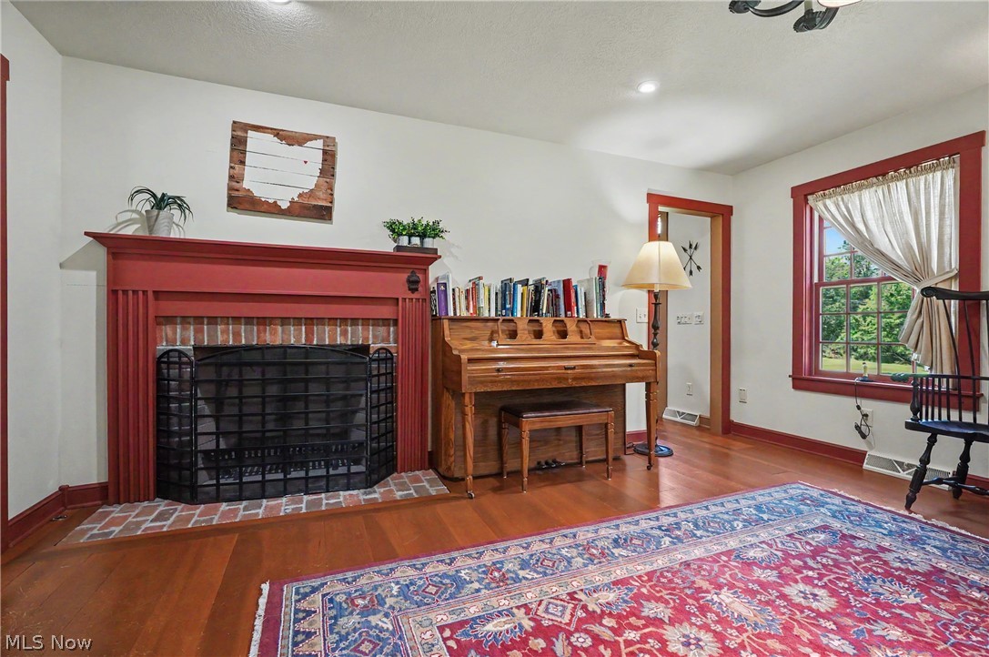 4622 Beechwood Avenue NE Paris OH 44669