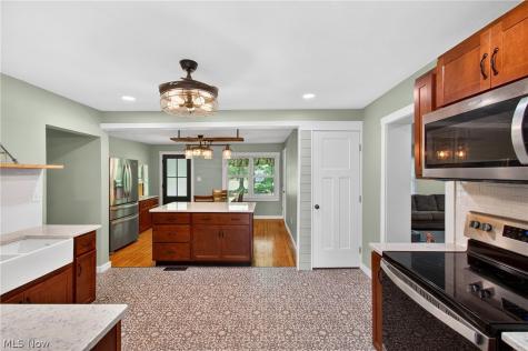 2480 Deerford Avenue SW Massillon OH 44647