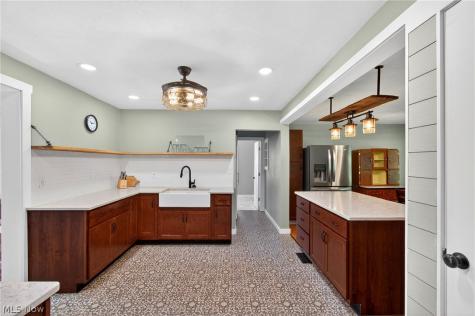 2480 Deerford Avenue SW Massillon OH 44647