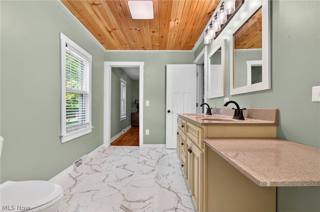 2480 Deerford Avenue SW Massillon OH 44647