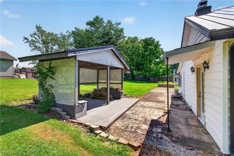 2480 Deerford Avenue SW Massillon OH 44647
