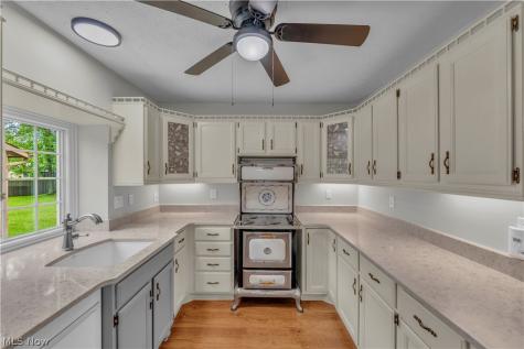 19757 Cross Trail S Strongsville OH 44136
