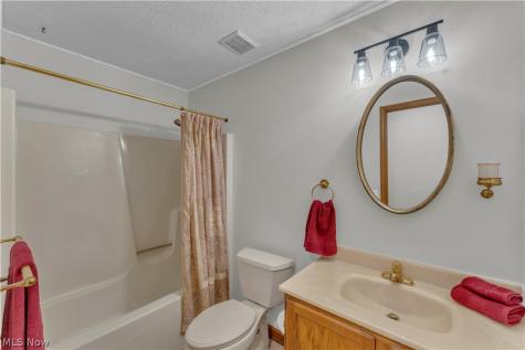 19757 Cross Trail S Strongsville OH 44136