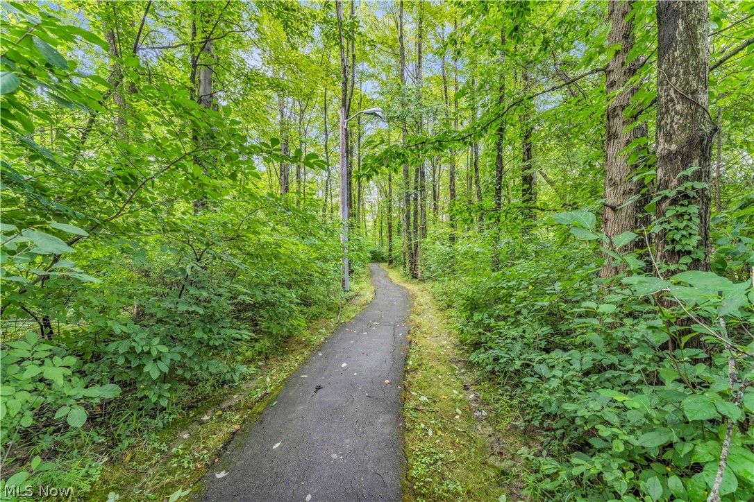 19757 Cross Trail S Strongsville OH 44136