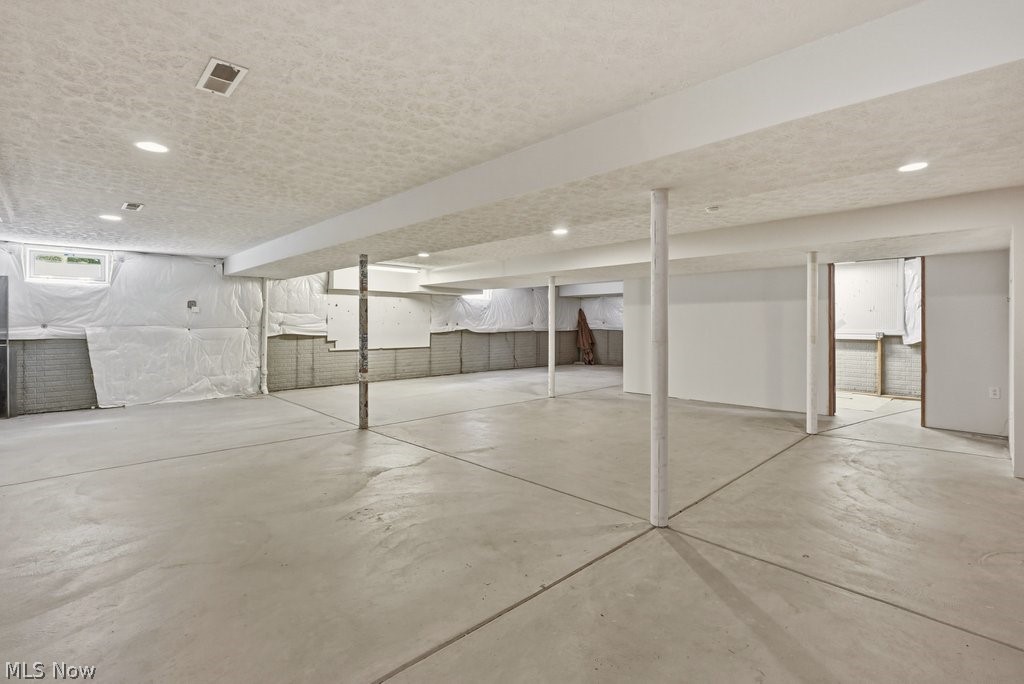 18269 River Valley Boulevard North Royalton OH 44133