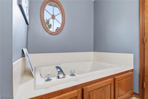 5265 Eastlake Street NW North Canton OH 44720