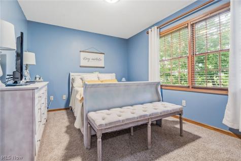 5265 Eastlake Street NW North Canton OH 44720