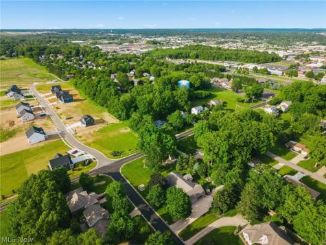 5265 Eastlake Street NW North Canton OH 44720