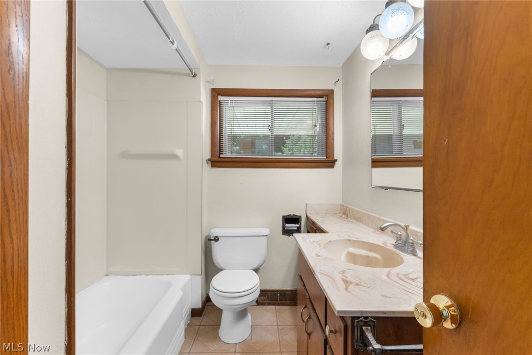 640 Tenney Avenue Campbell OH 44405