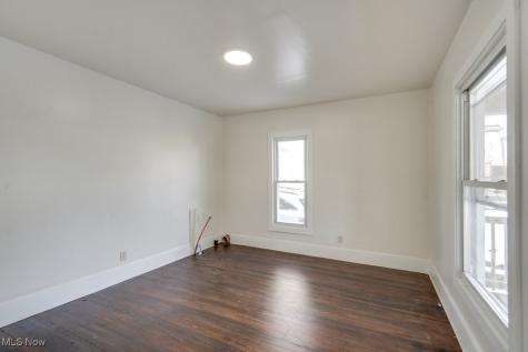 155 W Walnut Street Wadsworth OH 44281