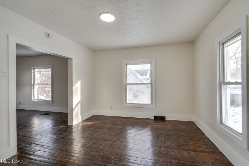155 W Walnut Street Wadsworth OH 44281