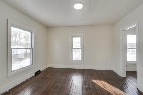 155 W Walnut Street Wadsworth OH 44281