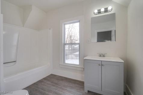 155 W Walnut Street Wadsworth OH 44281
