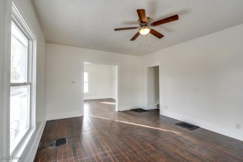 155 W Walnut Street Wadsworth OH 44281