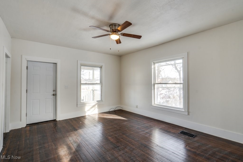 155 W Walnut Street Wadsworth OH 44281