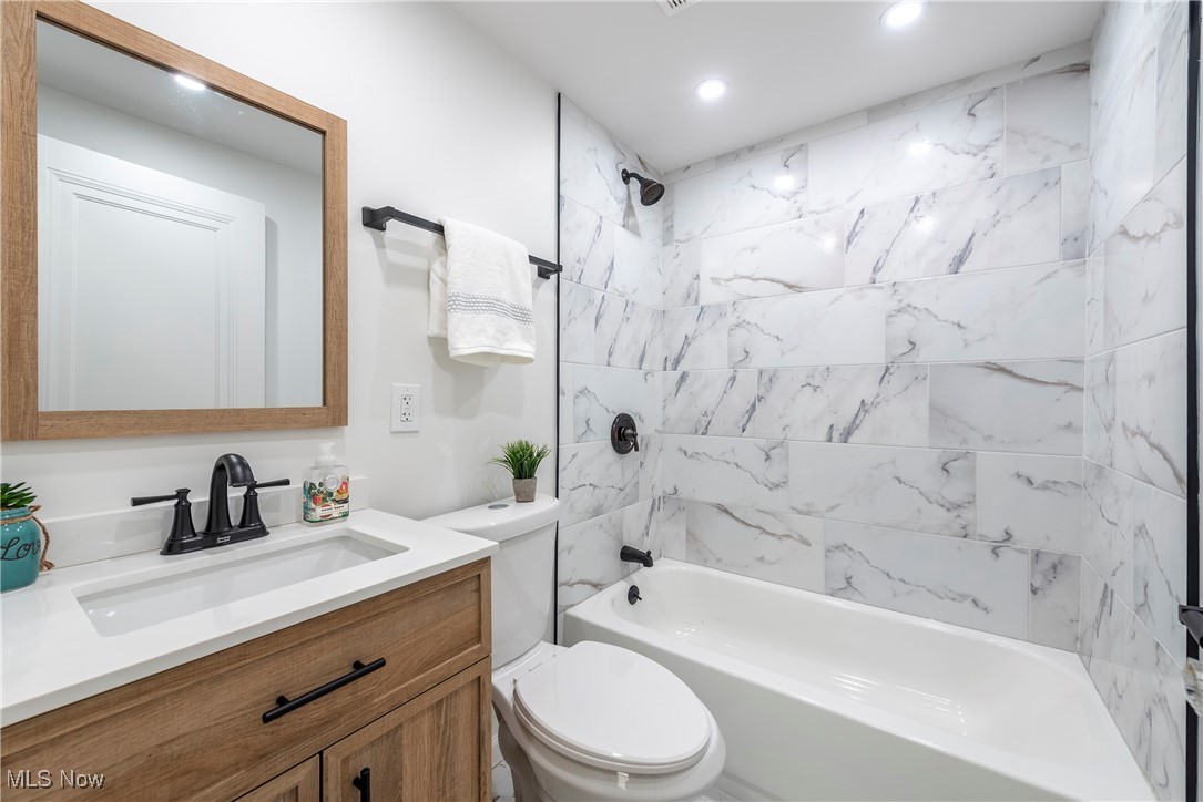 4040 W 158th Street Cleveland OH 44135