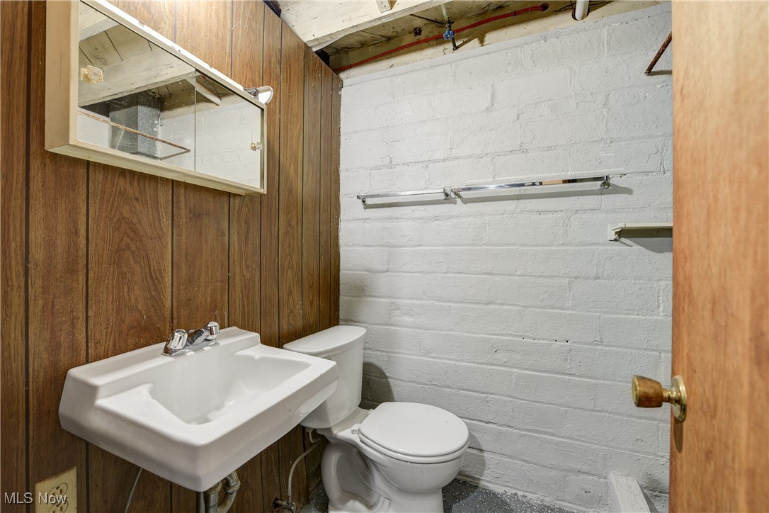 4040 W 158th Street Cleveland OH 44135