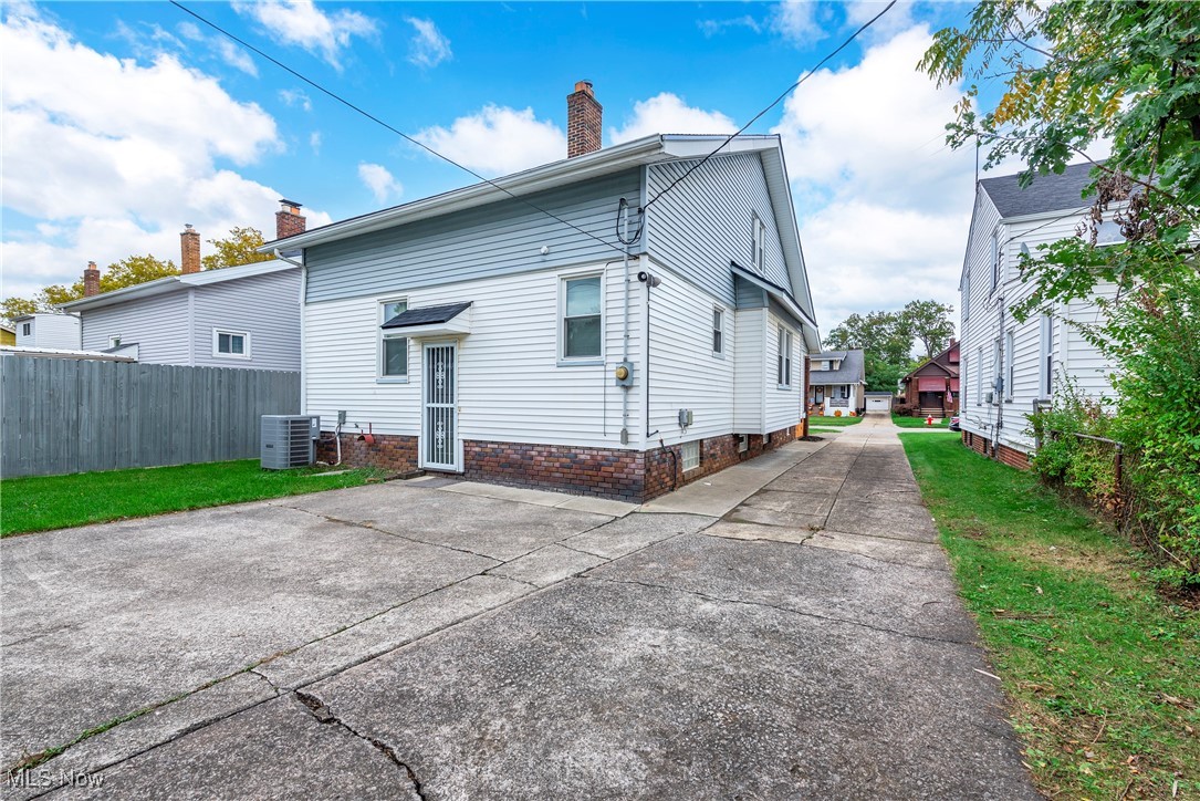 4040 W 158th Street Cleveland OH 44135