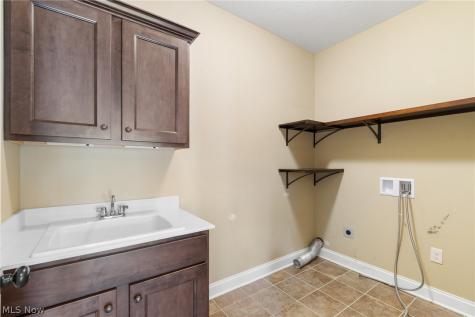 3901 Creekside Drive Uniontown OH 44685