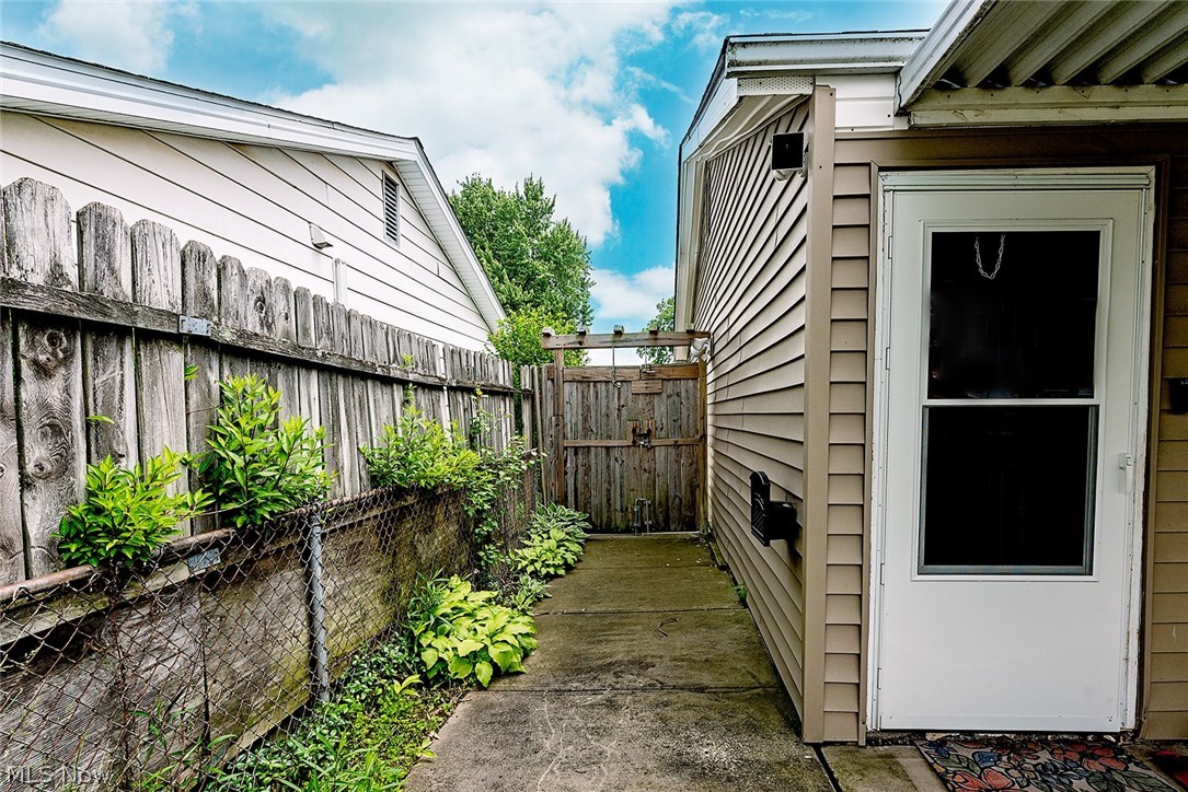 4624 Meadow Lane South Lorain OH 44055