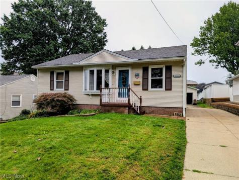 414 E Paige Avenue Barberton OH 44203