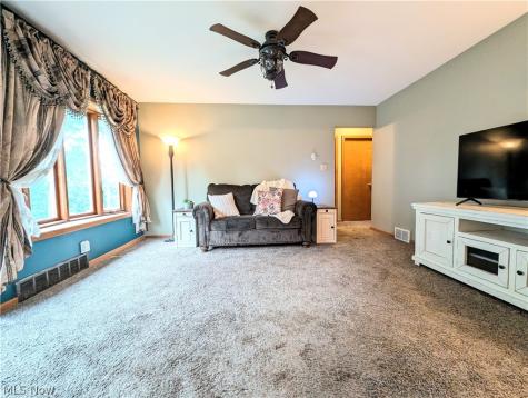 414 E Paige Avenue Barberton OH 44203