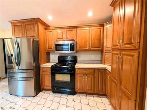 414 E Paige Avenue Barberton OH 44203