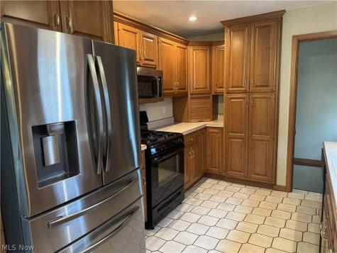 414 E Paige Avenue Barberton OH 44203