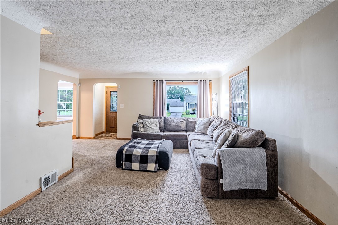 5703 Haverhill Avenue Parma OH 44129