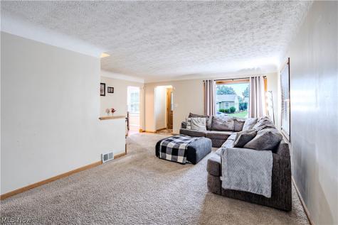 5703 Haverhill Avenue Parma OH 44129