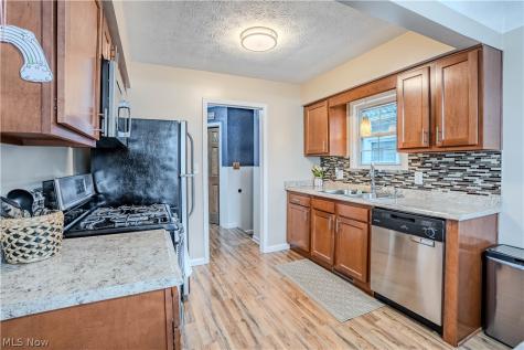 5703 Haverhill Avenue Parma OH 44129