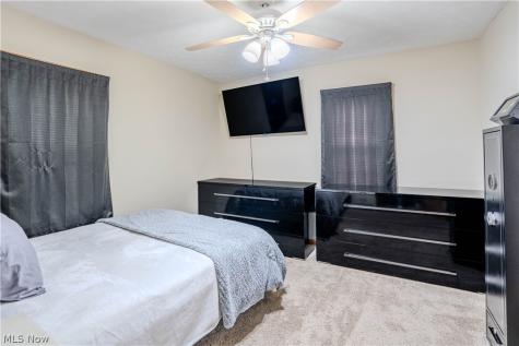 5703 Haverhill Avenue Parma OH 44129