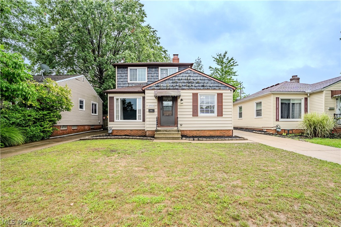 5703 Haverhill Avenue Parma OH 44129
