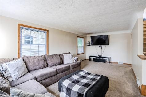 5703 Haverhill Avenue Parma OH 44129
