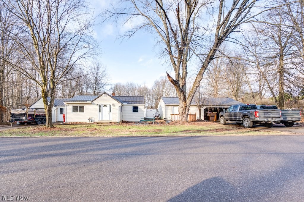 6095 Bell Avenue Hubbard OH 44425