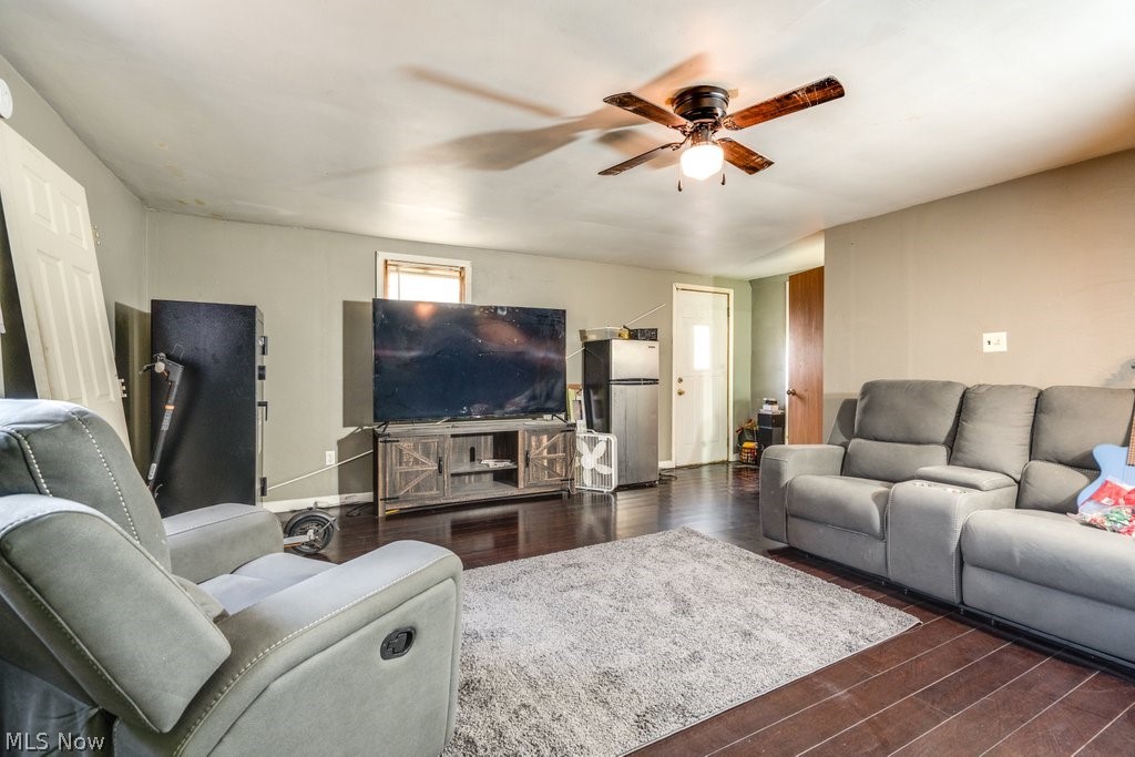 6095 Bell Avenue Hubbard OH 44425