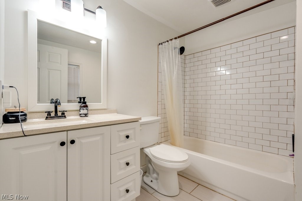 6095 Bell Avenue Hubbard OH 44425