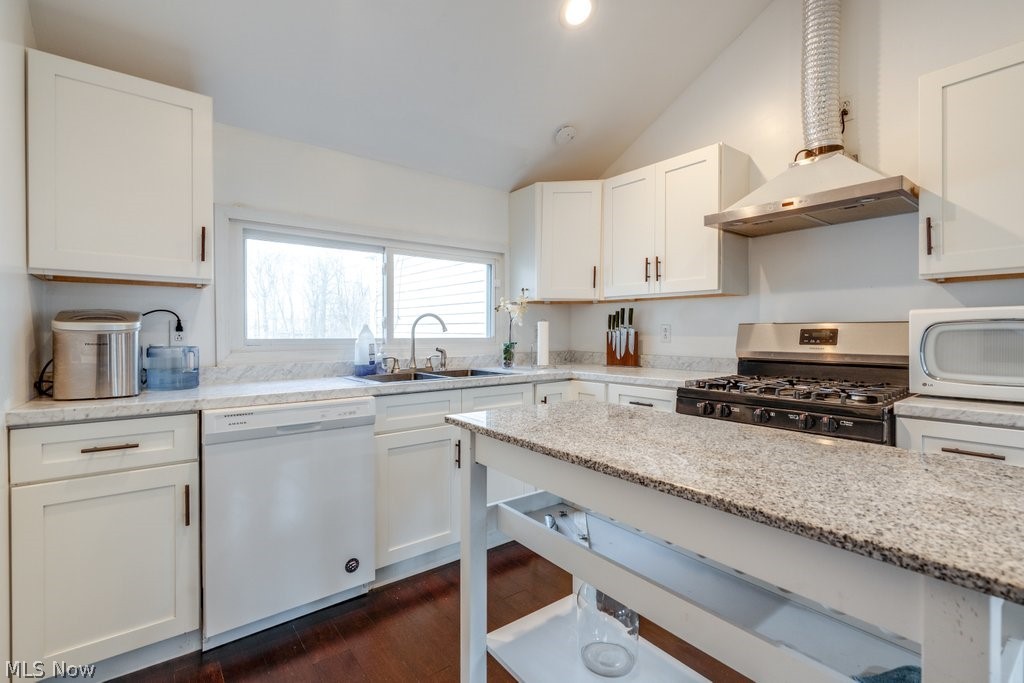 6095 Bell Avenue Hubbard OH 44425