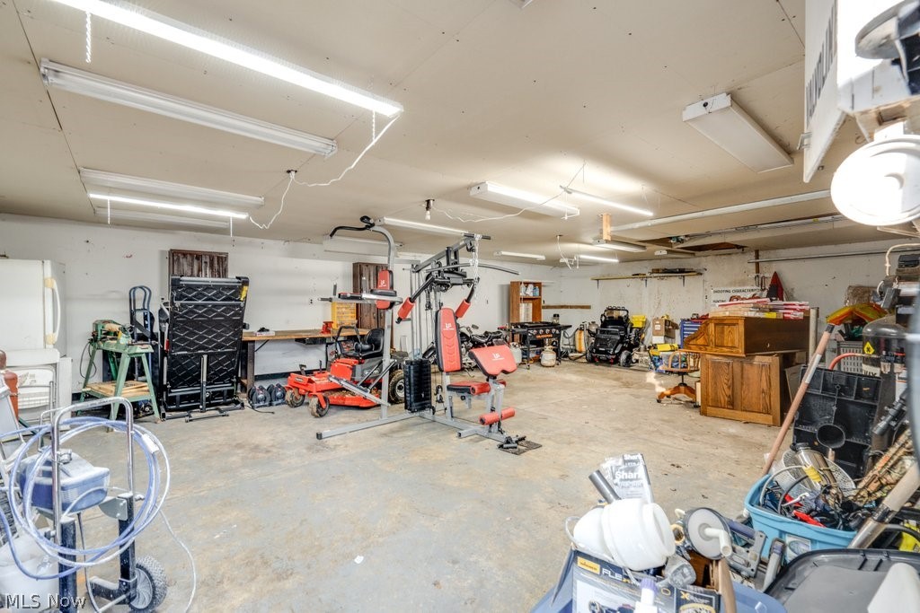 6095 Bell Avenue Hubbard OH 44425