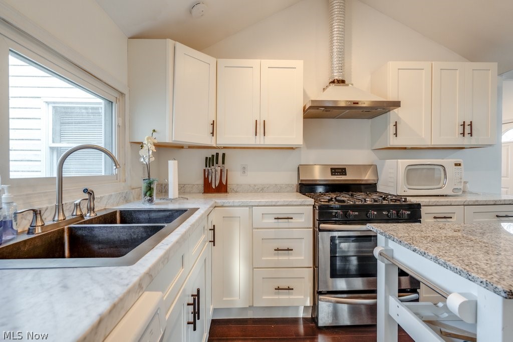 6095 Bell Avenue Hubbard OH 44425